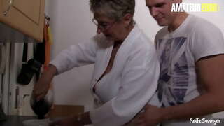 REIFE ಸ್ನೇಹಿತನ ಹೆಂಡತಿ - #Erna - ಚರ್ಭಿಯಿಳಿಸುವುದು ದೊಡ್ಡ ಕುಂಡೆ ಕಾಮಿನಿ ಮೇಲೆ ದಾಟಿದಾಗ ಶಿಶ್ನ ಬಾಯಿಯಿಂದ ಜುಂಬು