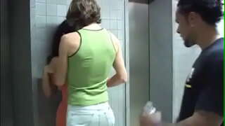 Monica Mattos ühes oma esimese video