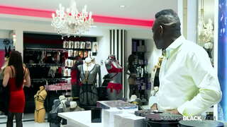 Indah Rachel Adjani mendapat pakaian baru di BBC Eddy Dapatkan seks kedai &amp;amp; berakhir dalam panas dubur sesi dengan seorang basah BJ, dildo di pantatnya &amp;amp; yang dalam! Penuh dengan Kuis &amp;amp; 1000 Lebih PrivateBlack.com!