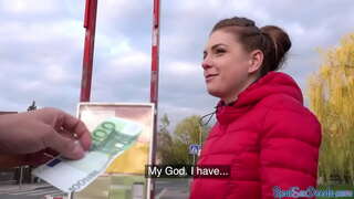 Blondinka euro babe gets zajebal v veliko pozicije za 100 euro