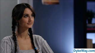 Lesbian, naravnost dekle in učitelj