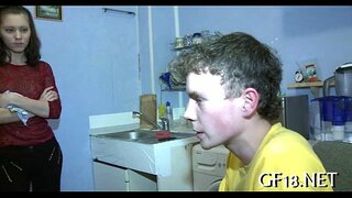 Beberapa remaja cuties tidak bisa membayangkan kehidupan mereka