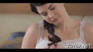 Chlípné Lucy L. se pomalu svlékat jen tak pro zábavu