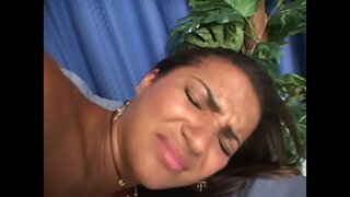 Μαυρισμένο latina Claudia Bella παίρνει το μαύρο πουλί στο υγρό μουνί Μαυρισμένο latina Claudia Bella παίρνει το μαύρο πουλί στο υγρό μουνί