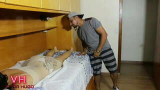 ���ह नाटक कर रही है करने के लिए